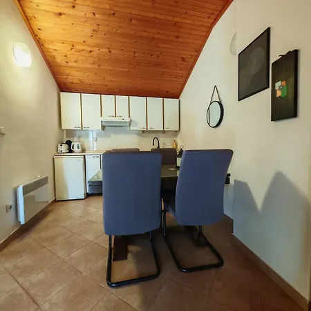 Marin Apartment Tisno