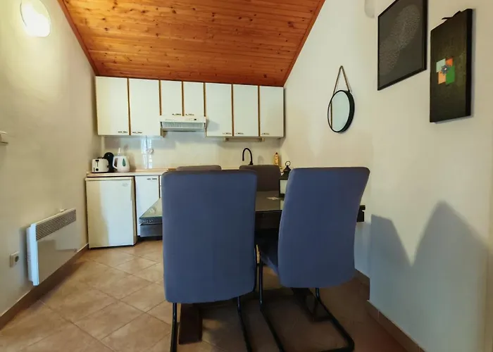 Marin Апартаменты Тисно